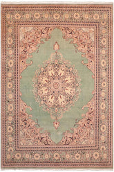 Traditional Indira Lt. Green Lt. Green Hand Knotted Area rugs 8 x 10