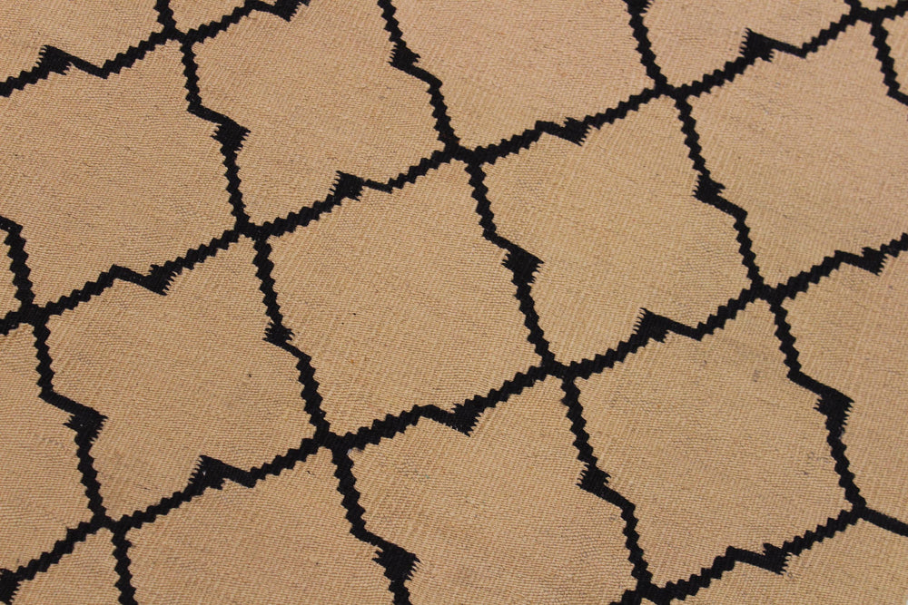 handmade Modern Kilim Beige Black Hand-Woven RECTANGLE 100% WOOL area rug 4' x 6'