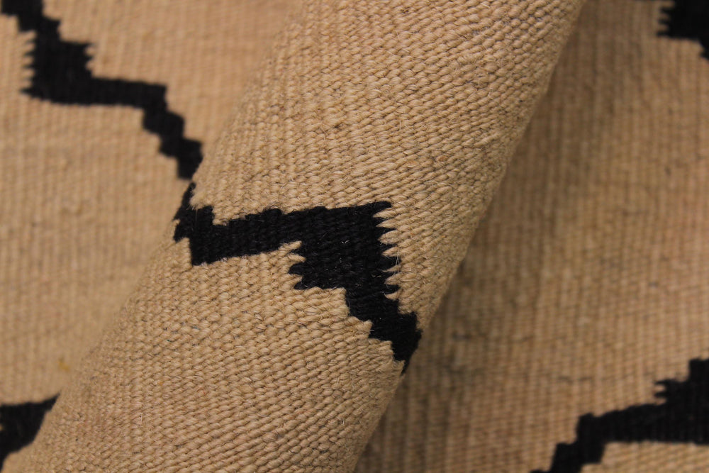 handmade Modern Kilim Beige Black Hand-Woven RECTANGLE 100% WOOL area rug 4' x 6'