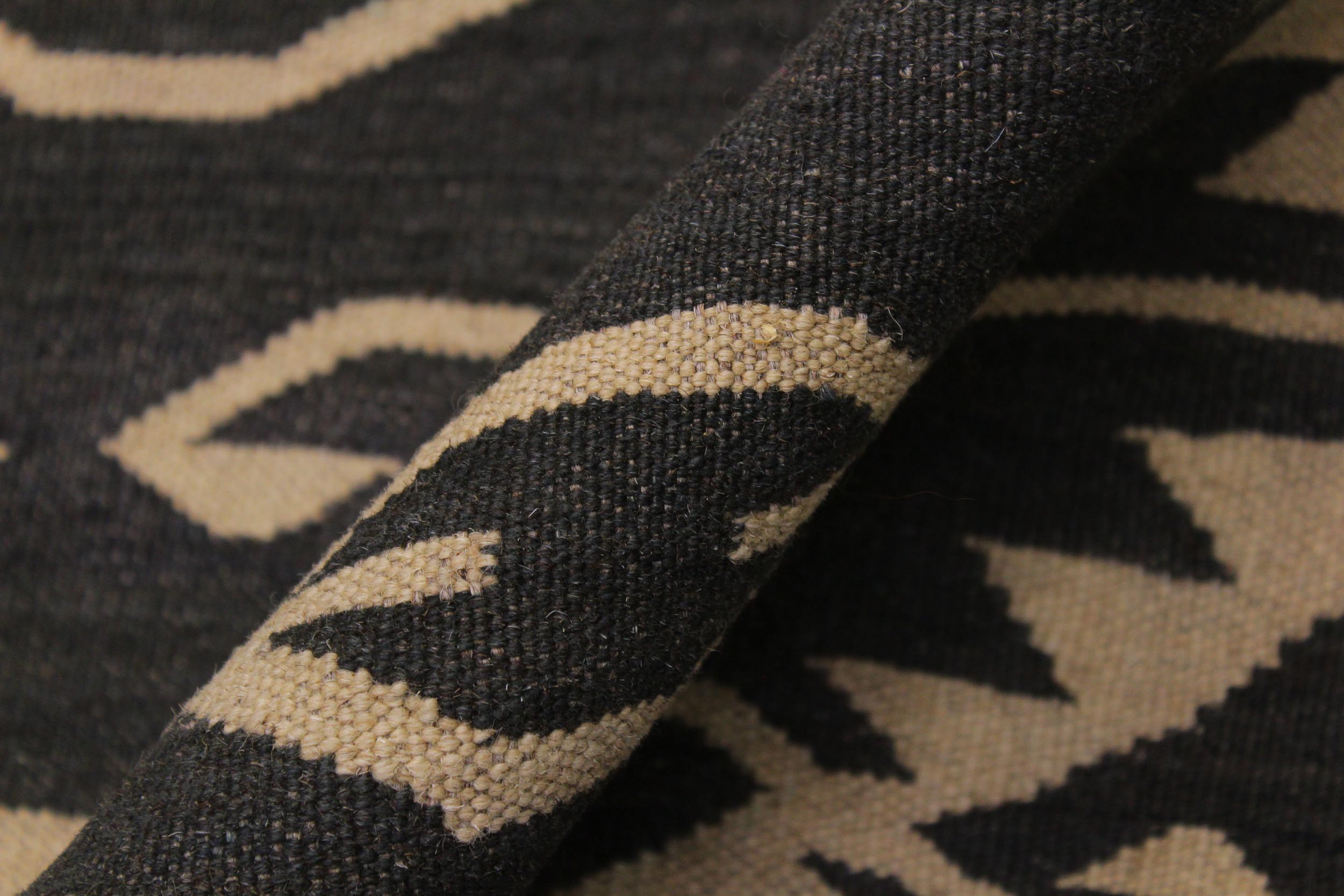 handmade Modern Kilim Black Ivory Hand-Woven RECTANGLE 100% WOOL area rug 6' x 8'