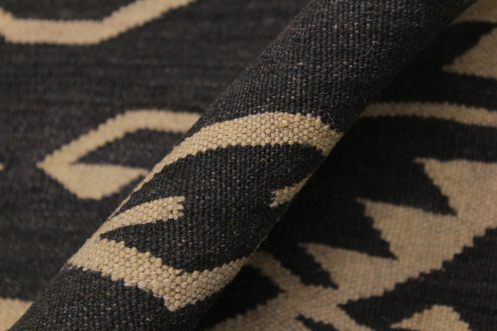 handmade Modern Kilim Black Ivory Hand-Woven RECTANGLE 100% WOOL area rug 6' x 8'