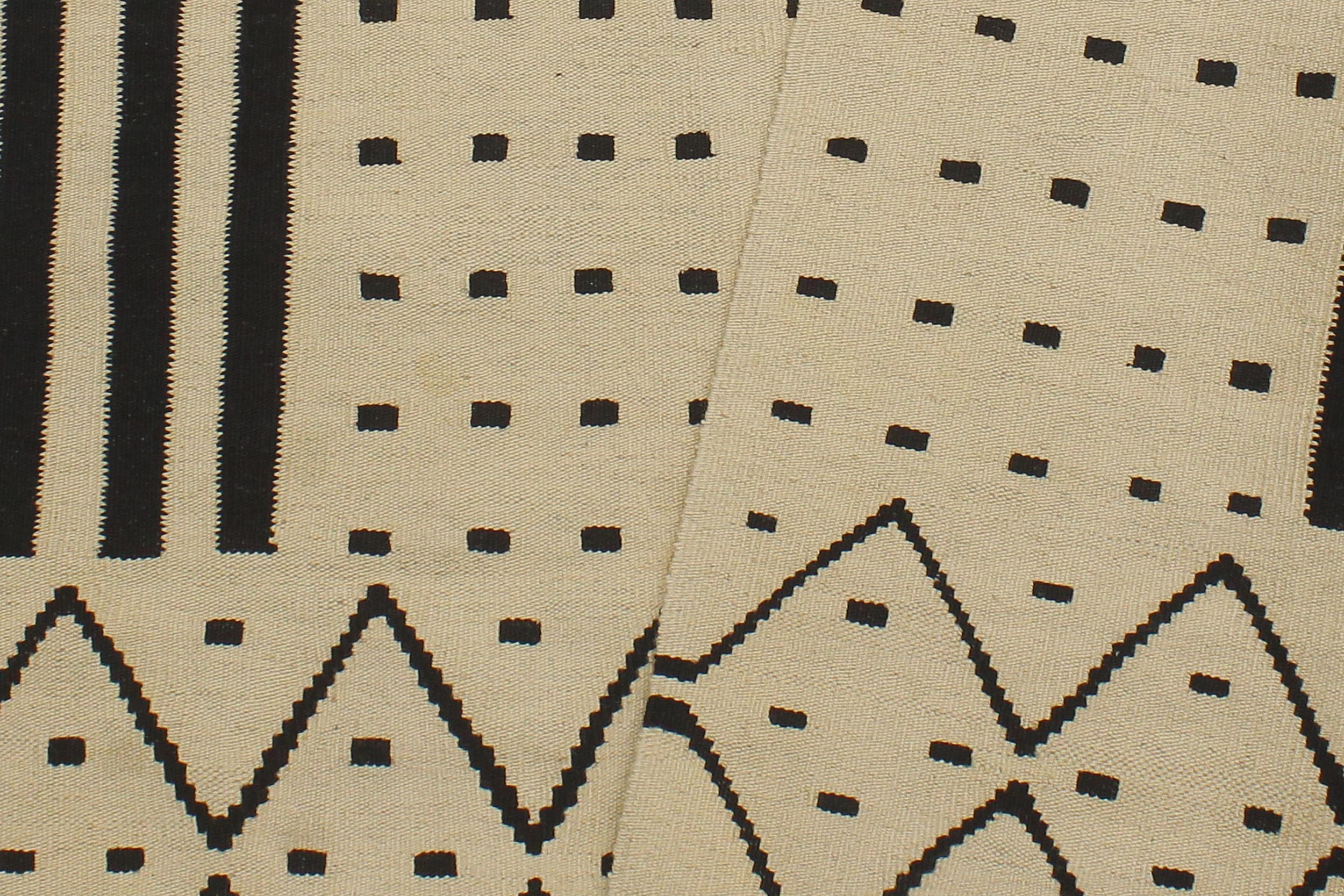 handmade Modern Kilim Beige Black Hand-Woven RECTANGLE 100% WOOL area rug 5' x 7'
