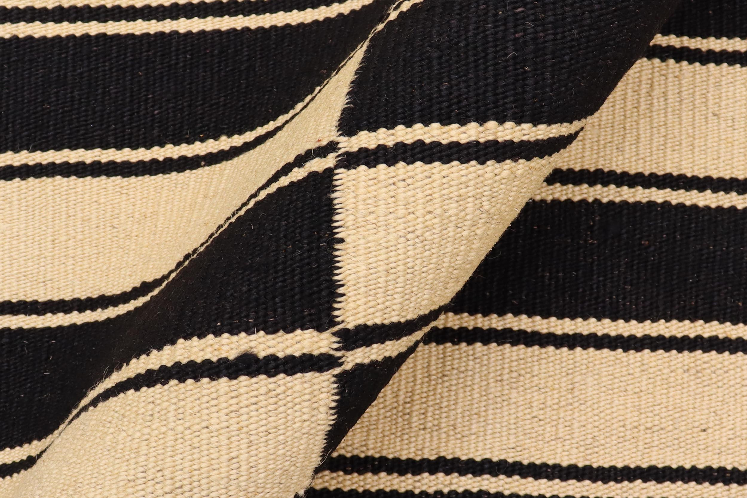handmade Modern Kilim Beige Black Hand-Woven RECTANGLE 100% WOOL area rug 6' x 8'
