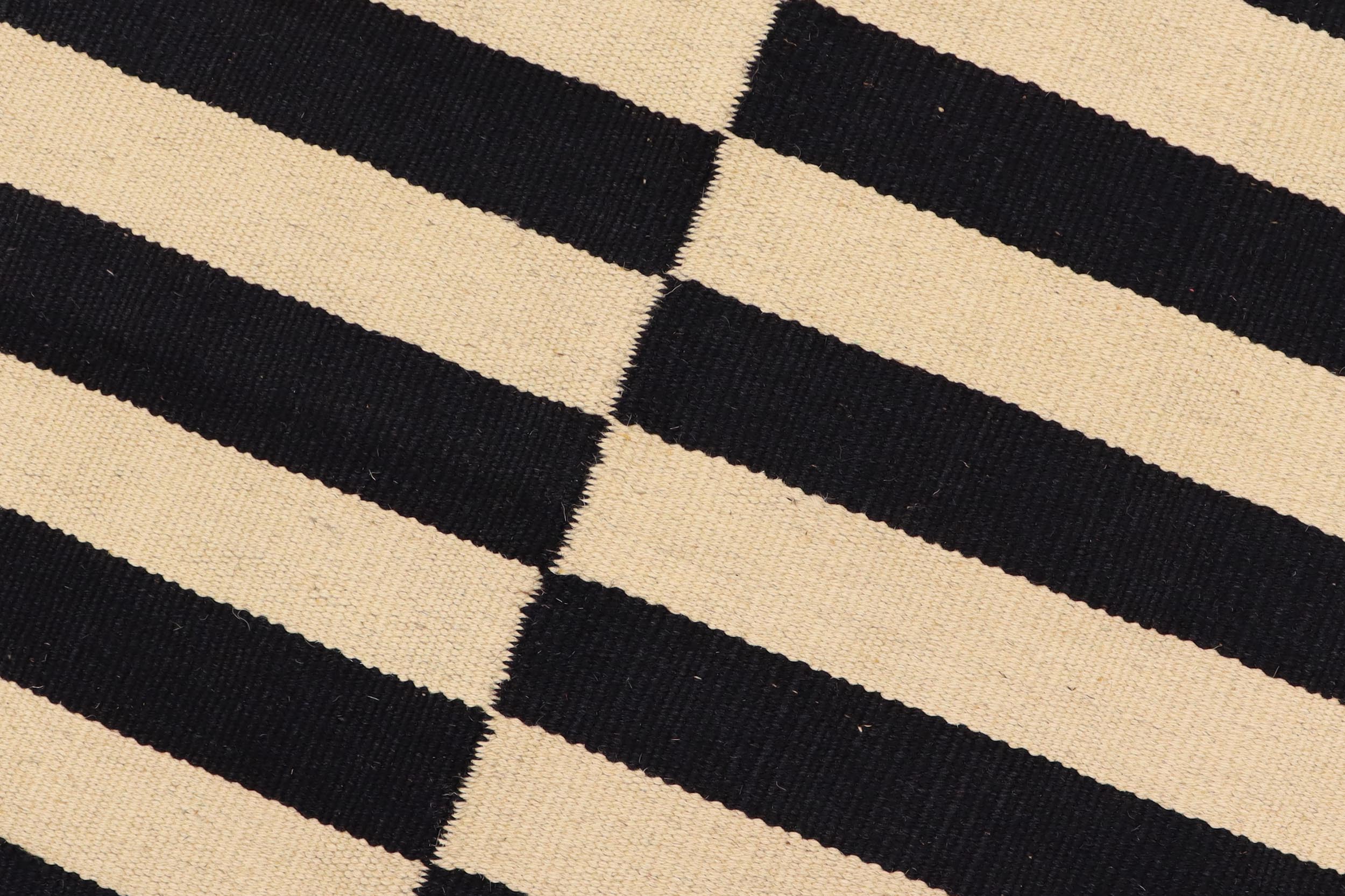 handmade Modern Kilim Beige Black Hand-Woven RECTANGLE 100% WOOL area rug 5' x 8'