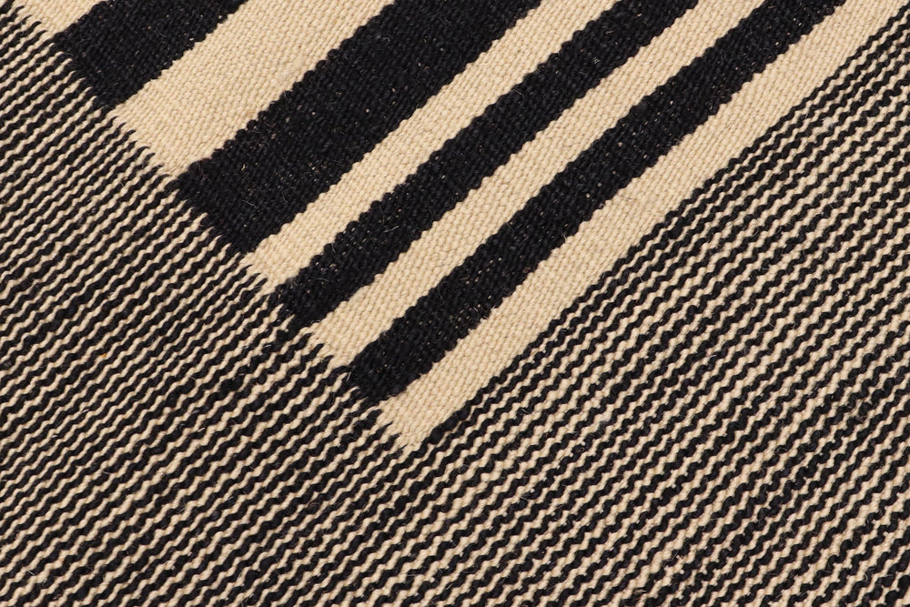 handmade Modern Kilim Beige Black Hand-Woven RECTANGLE 100% WOOL area rug 7' x 11'