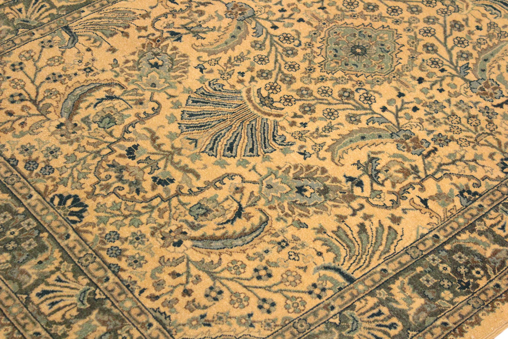 handmade Traditional Design Ivory Lt. Green Hand Knotted RECTANGLE 100% WOOL area rug 4' x 6'