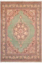 Traditional  Indira Lt. Green Lt. Green Hand Knotted Area rugs 8 x 10