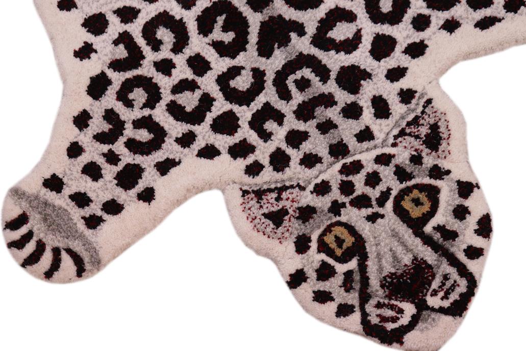 handmade Contemporary Leopard White Gray Hand Tufted  100% WOOL area rug 2' x 3'