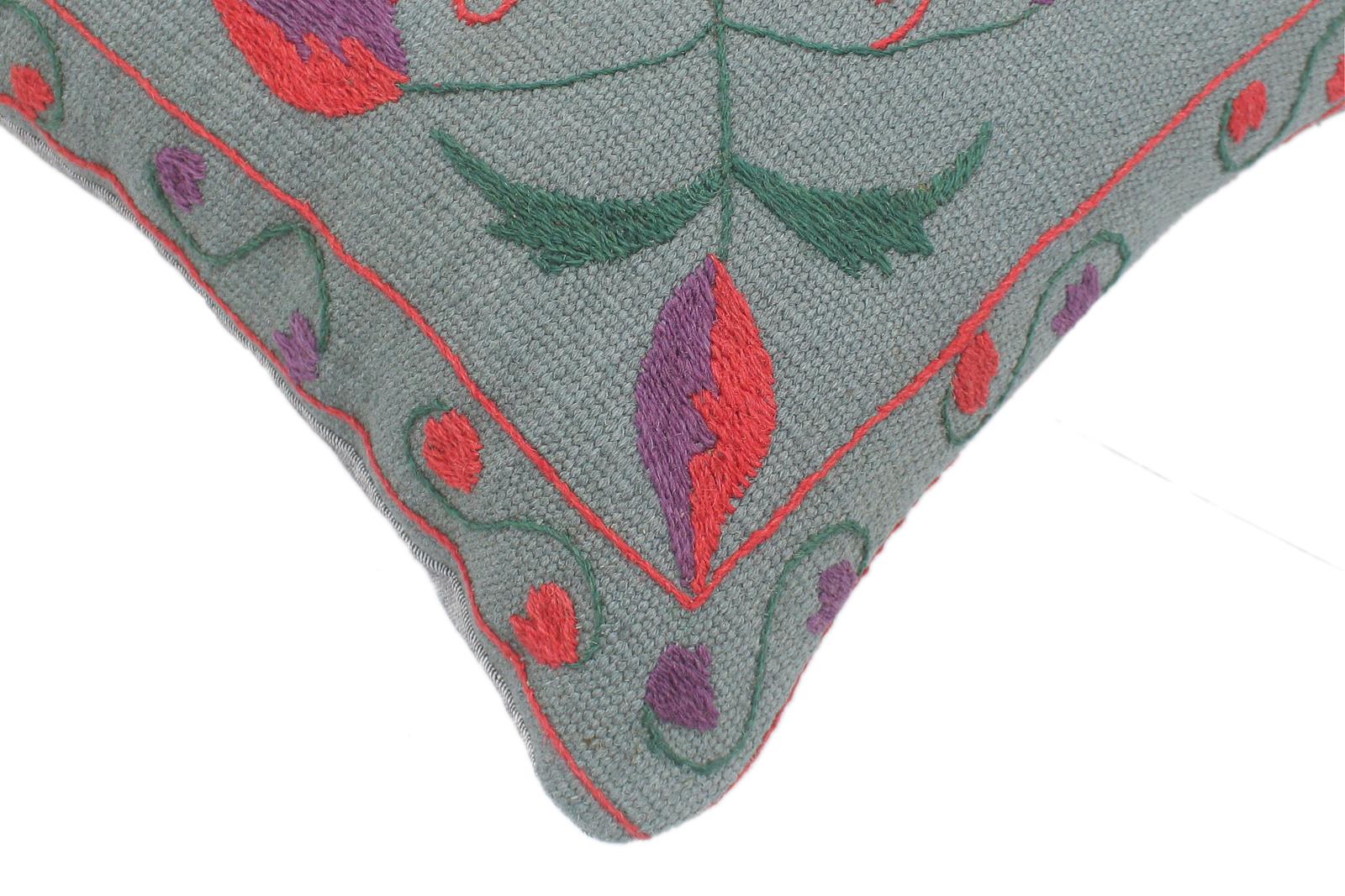 handmade  Pillow Gray Red Hand-Woven SQUARE 100% Wool Suzani Throw Pillow